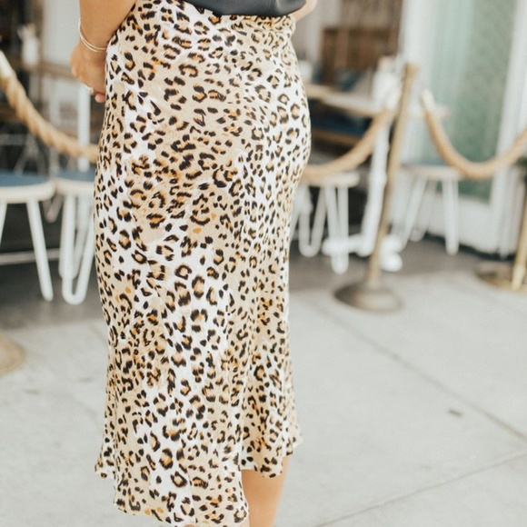 NWT Carly Jean Los Angeles Brooklyn Leopard Skirt - Picture 5 of 8